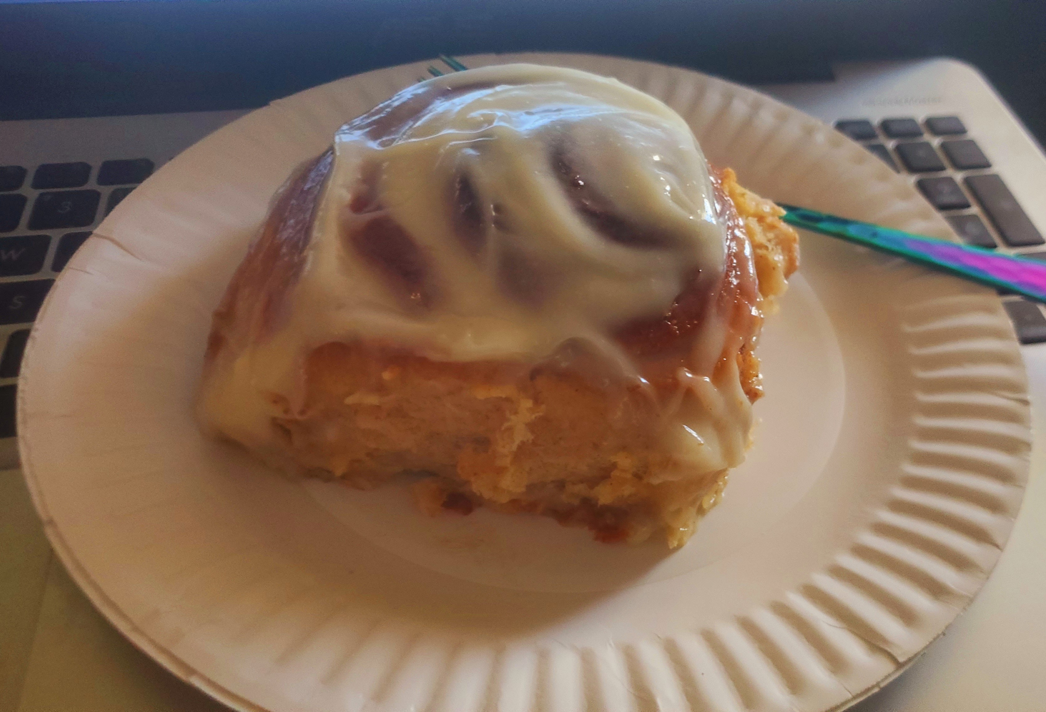 giant cinnamon roll